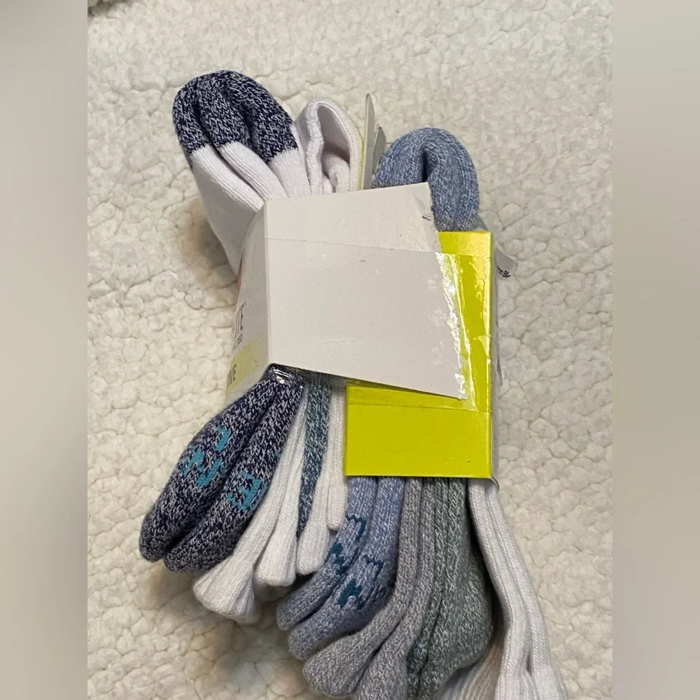Hanes Boys  Active Socks - White and Blue Crew socks pack of 4 size Large